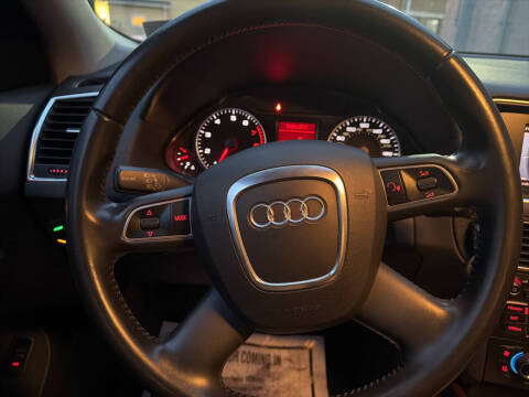 2011 Audi Q5 2.0T quattro Premium Plus