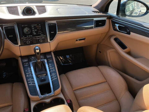 2016 Porsche Macan Turbo