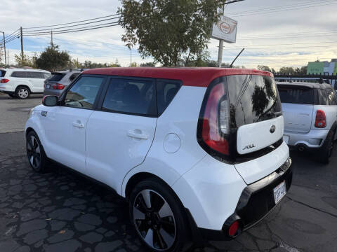 2016 Kia Soul +
