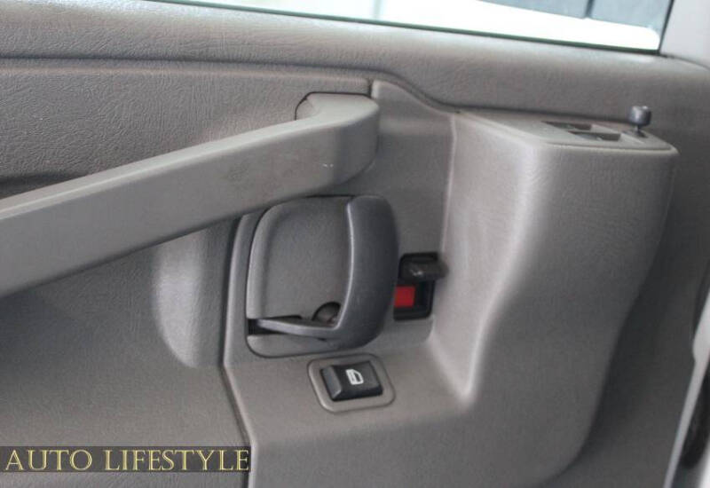 2023 GMC Savana 2500