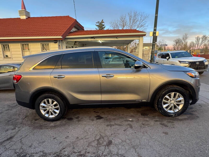 2018 Kia Sorento LX's photo