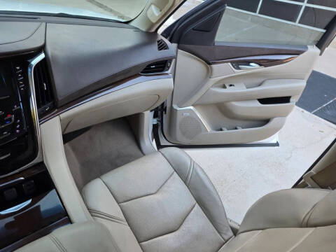 2017 Cadillac Escalade Luxury