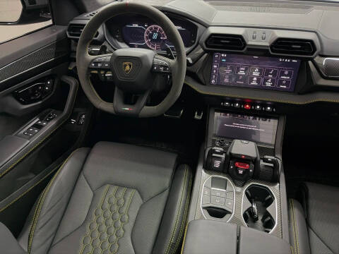 2025 Lamborghini Urus SE