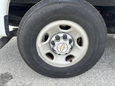 2024 Chevrolet Express 2500