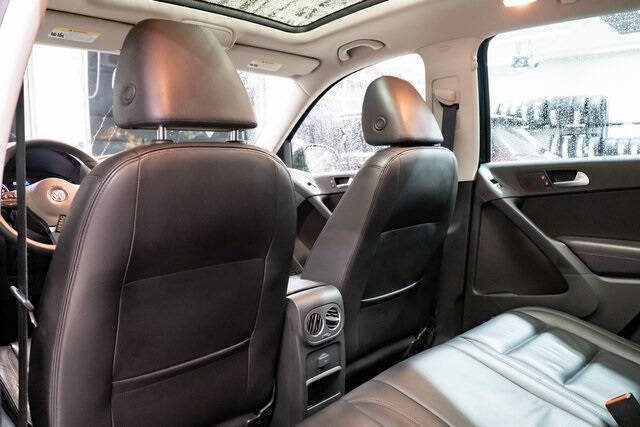 2017 Volkswagen Tiguan 2.0T SEL 4Motion