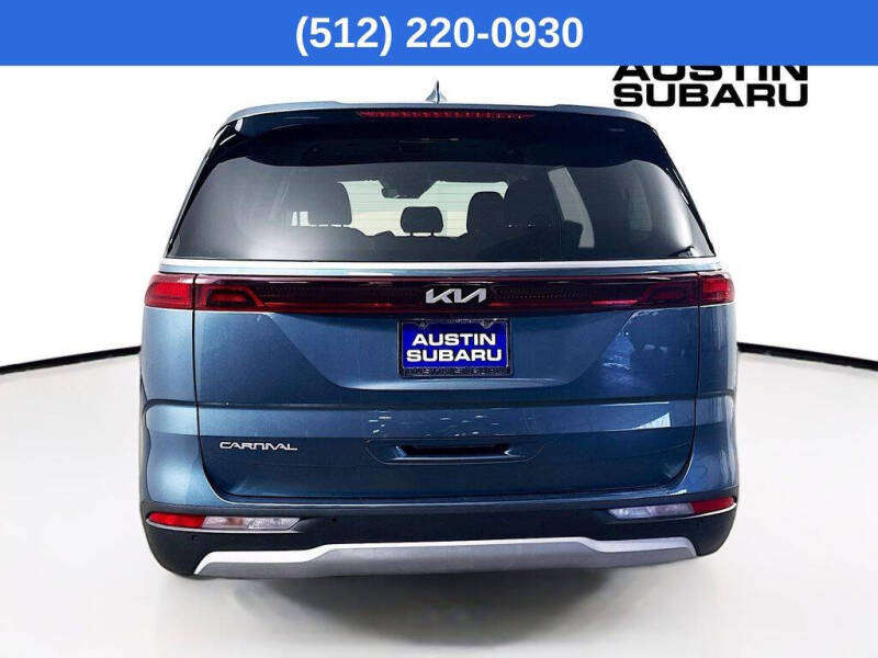 2023 Kia Carnival EX