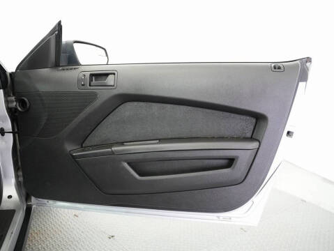 2012 Ford Mustang V6