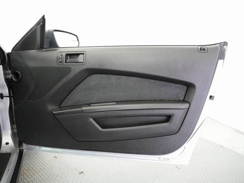 2012 Ford Mustang V6