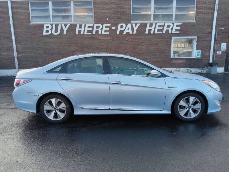 2012 Hyundai Sonata Hybrid for sale at Kar Mart in Milan IL