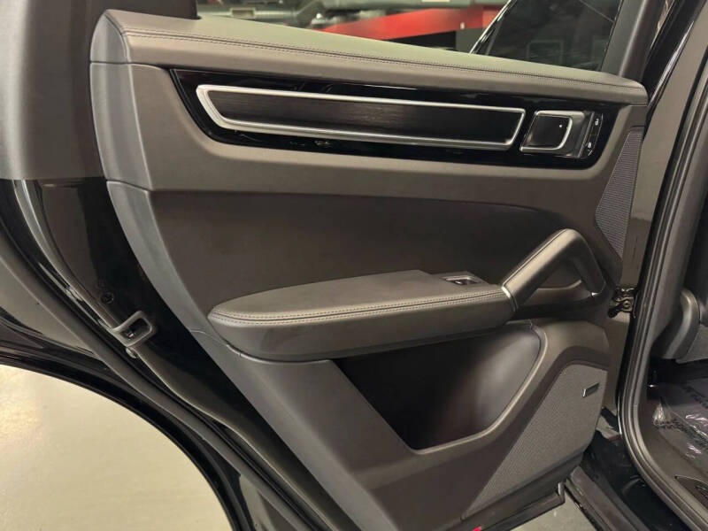 2023 Porsche Cayenne GTS Coupe