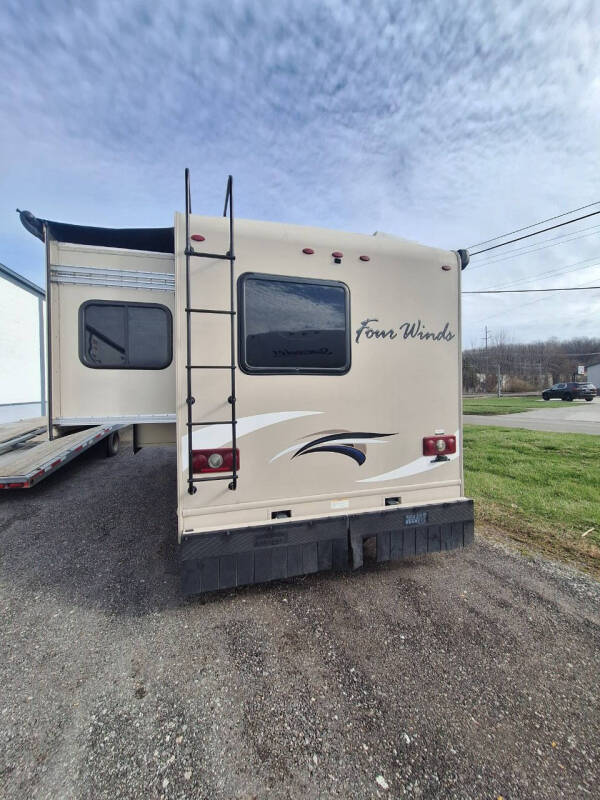 2018 Thor Motor Coach Four Winds 24F