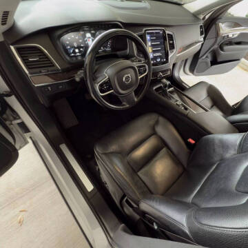2019 Volvo XC90 T6 Momentum