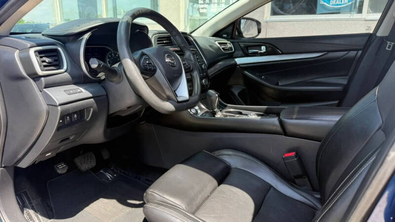 2017 Nissan Maxima