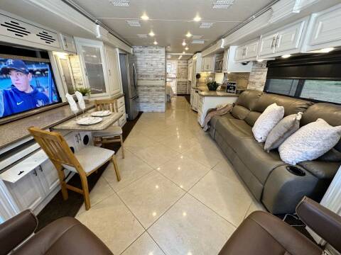 2014 Fleetwood Discovery 40e Diesel 1.5 Bath  , King Bed for sale at Top Choice RV in Spring TX