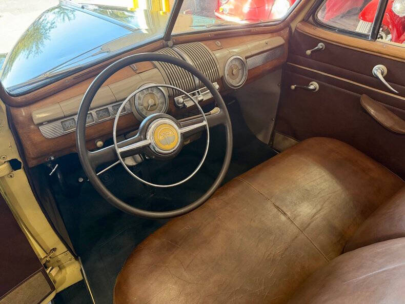 1948 Ford Super Deluxe