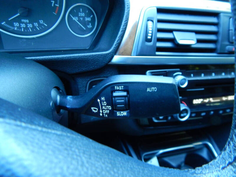 2018 BMW 3 Series 320i