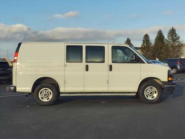 2022 GMC Savana 2500