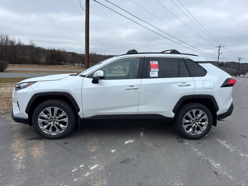 2025 Toyota RAV4 XLE Premium