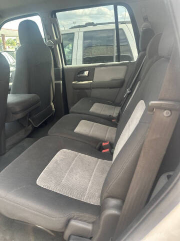2004 Ford Expedition XLS