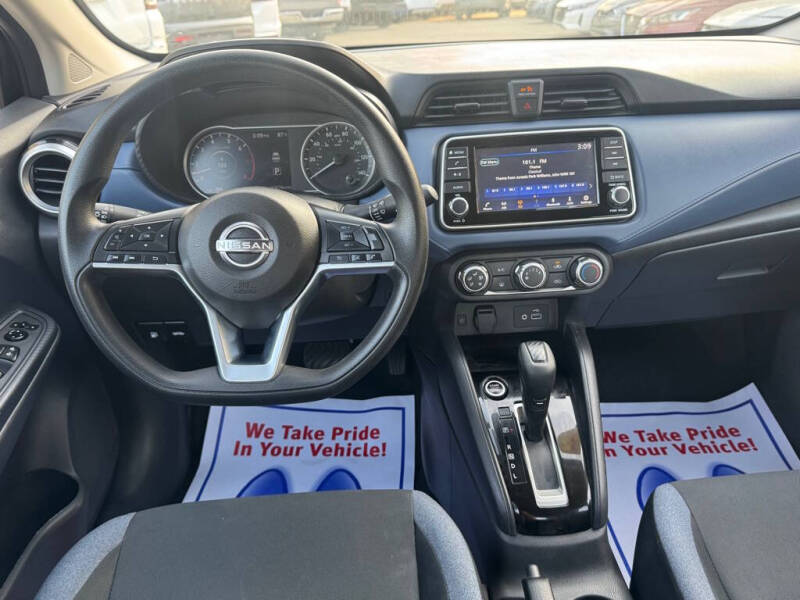 2023 Nissan Versa SV