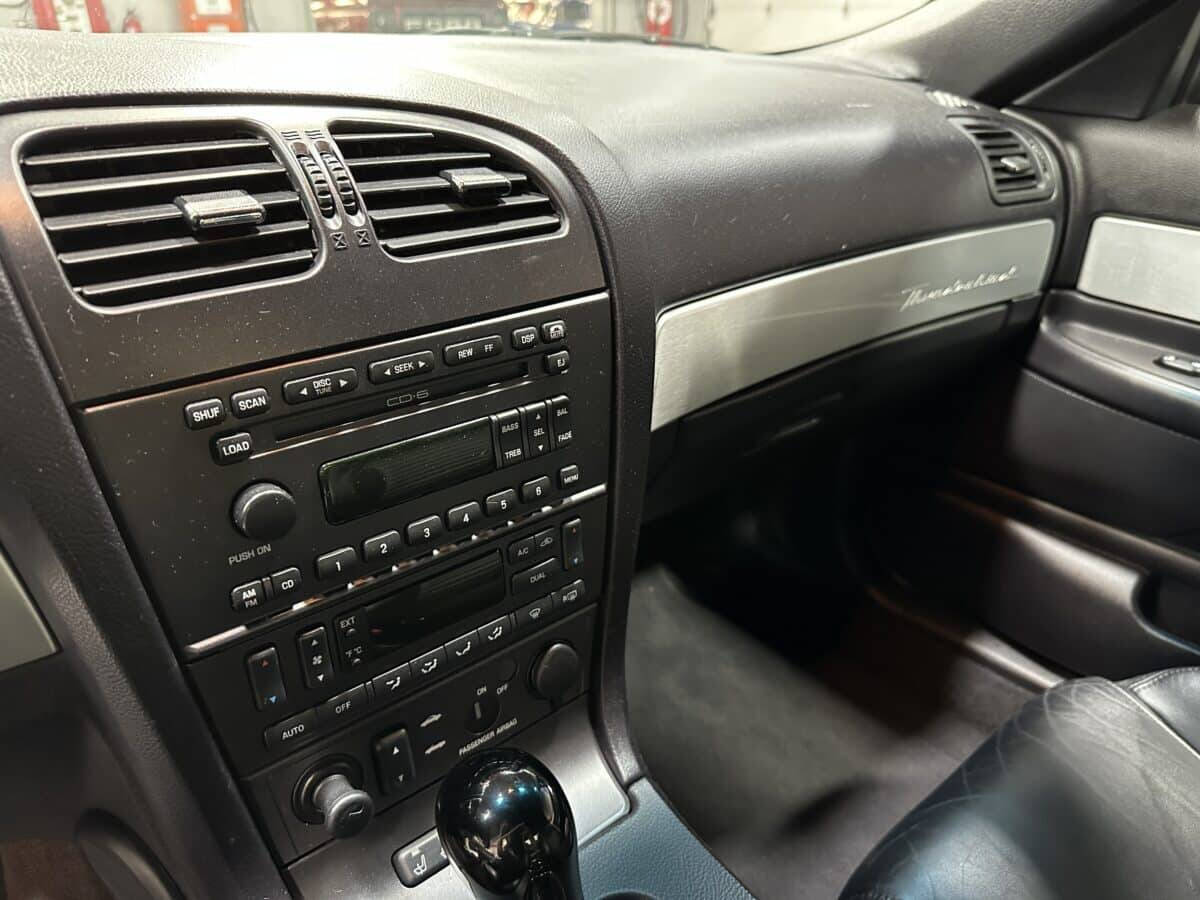 2003 Ford Thunderbird 18