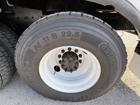 2017 Freightliner M2 106