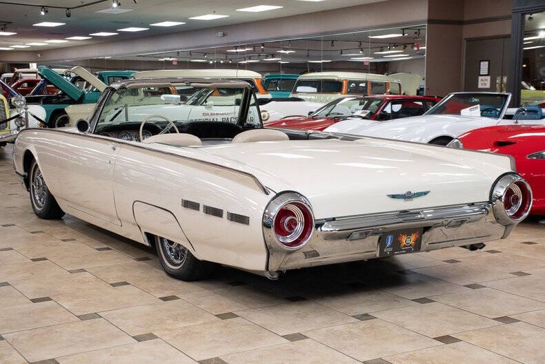 1962 Ford Thunderbird
