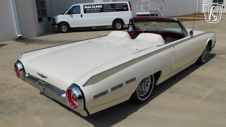 1962 Ford Thunderbird
