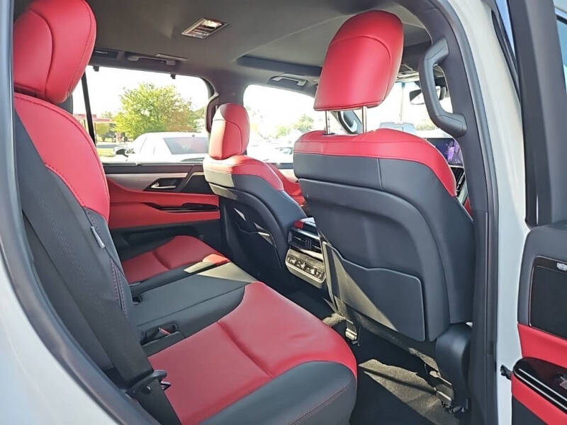 2022 Lexus LX 600 F SPORT Handling