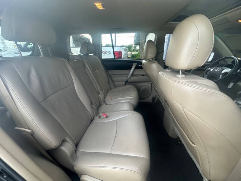 2013 Toyota Highlander SE