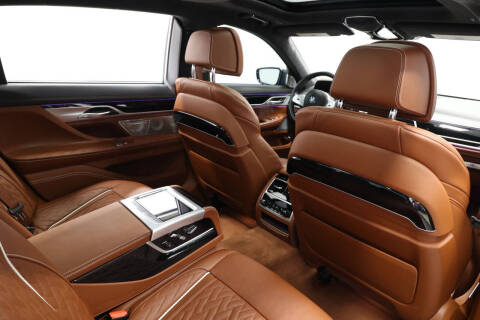 2022 BMW 7 Series M760i xDrive