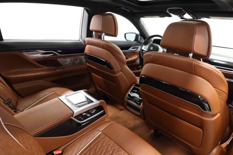 2022 BMW 7 Series M760i xDrive