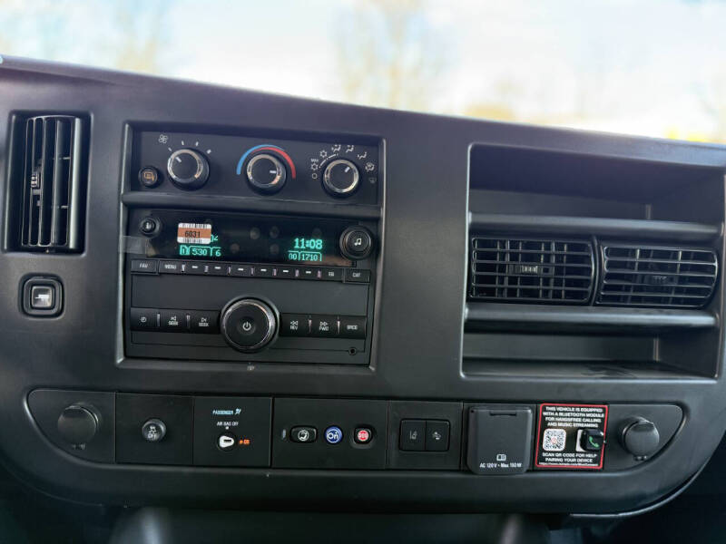 2025 Chevrolet Express 2500