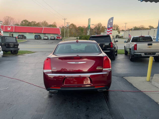 2016 Chrysler 300 for sale at Michael Johnson @ Allens Auto Sales Hopkinsville in Hopkinsville, KY