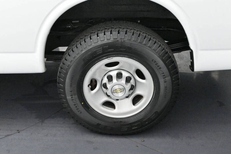 2023 Chevrolet Express 2500