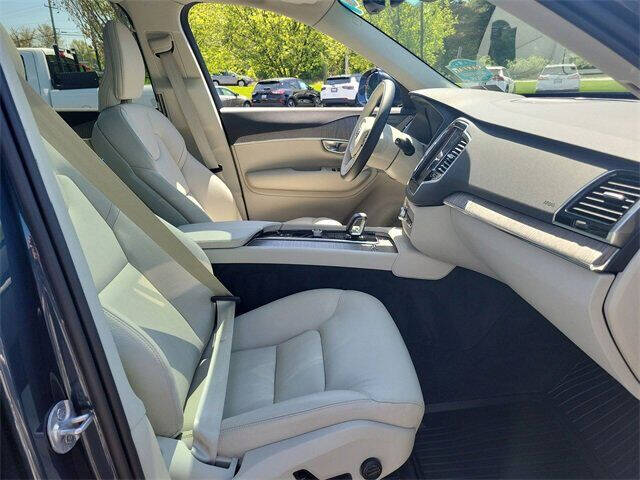 2024 Volvo XC90 B5 Plus Bright Theme