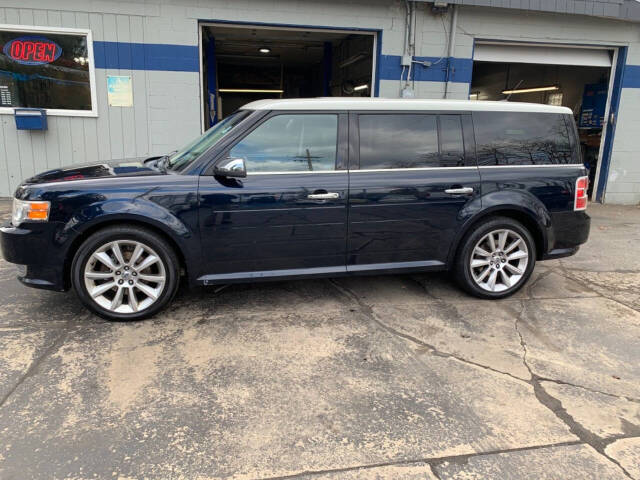 2010 Ford Flex for sale at Chuckie Bizzarro's Fleetwing Auto in Erie, PA