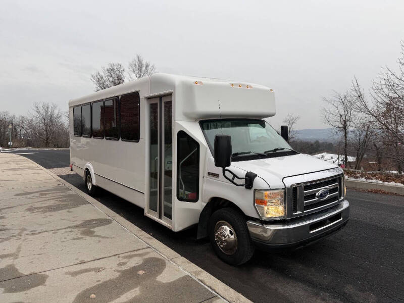 2020 Ford Shuttle Bus