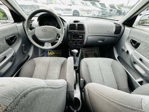 2004 Hyundai Accent GL