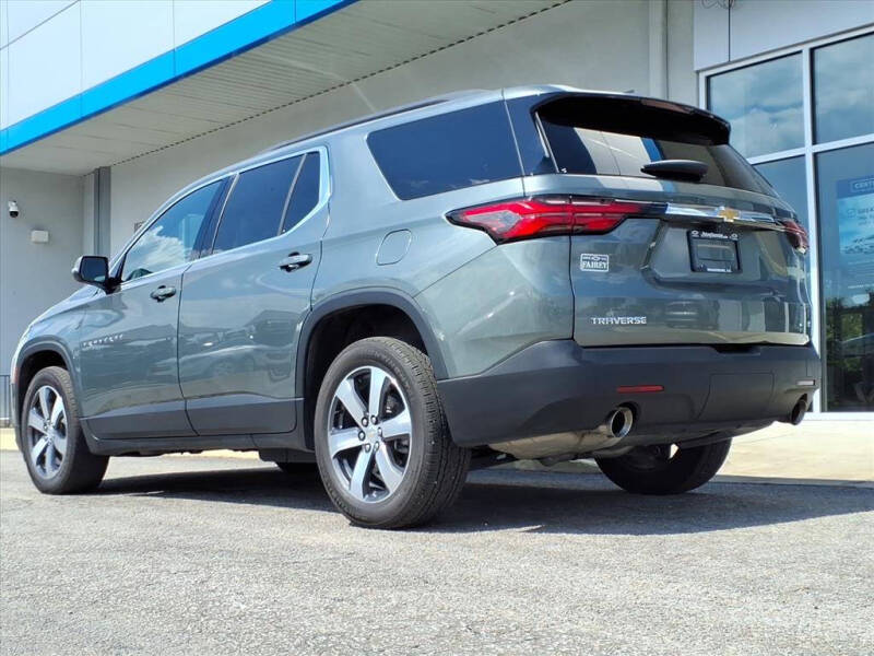 2023 Chevrolet Traverse LT Leather