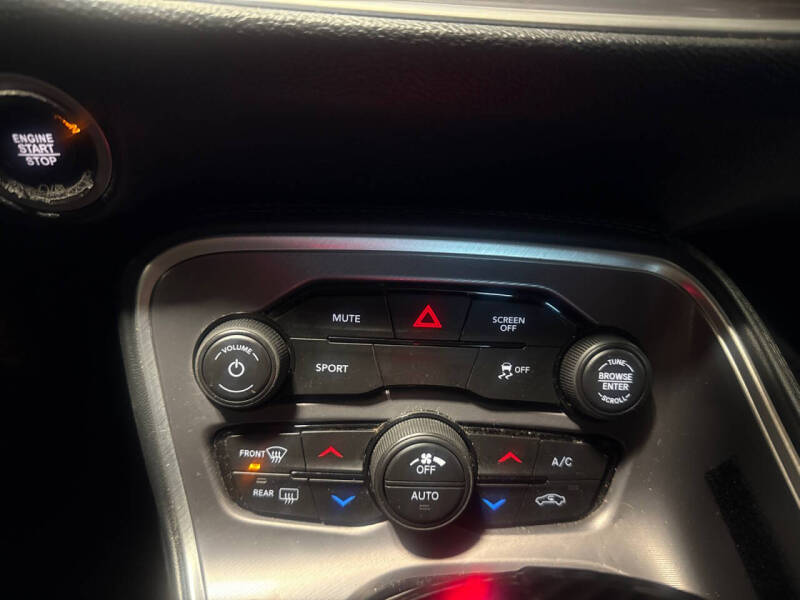 2022 Dodge Challenger SXT