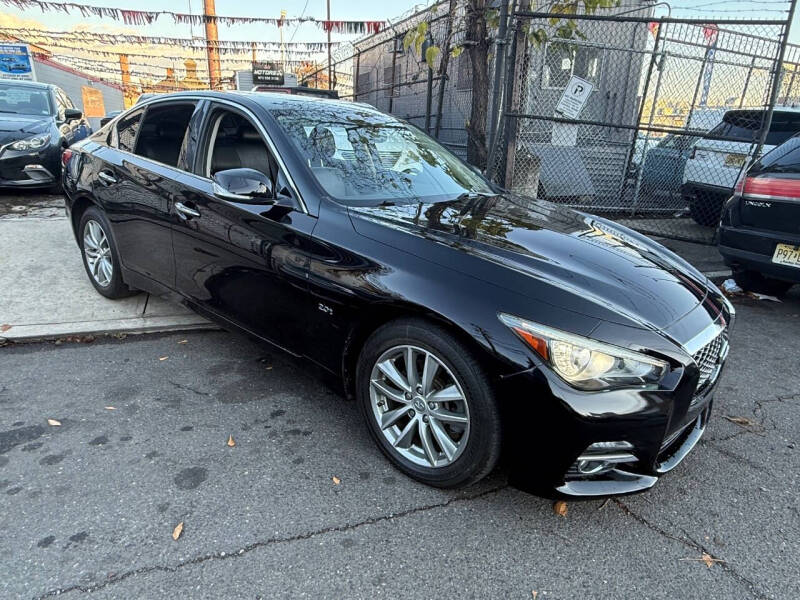 2017 INFINITI Q50 Base photo 4