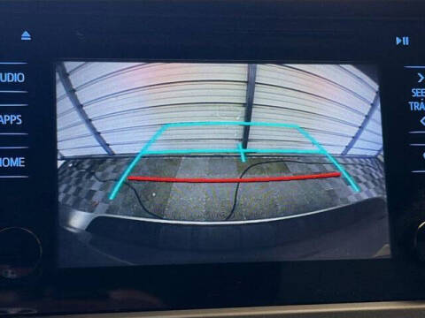 2017 Toyota Sienna LE 7-Passenger Auto Access Seat