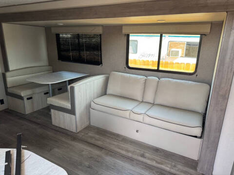 2025 Catalina Yachts 261BHS