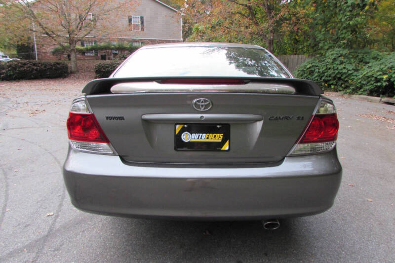 2005 Toyota Camry SE photo 5