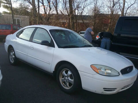 2004 Ford Taurus for sale at Carr Sales & Service LLC in Vernon Rockville CT