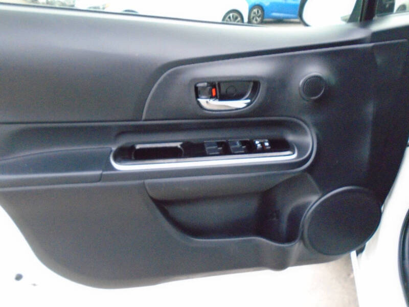 2016 Toyota Prius c Two