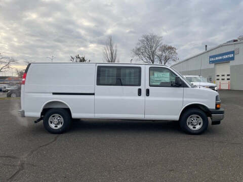 2025 Chevrolet Express 3500