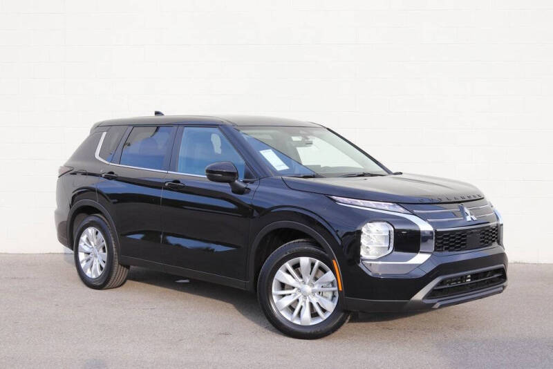 2025 Mitsubishi Outlander ES