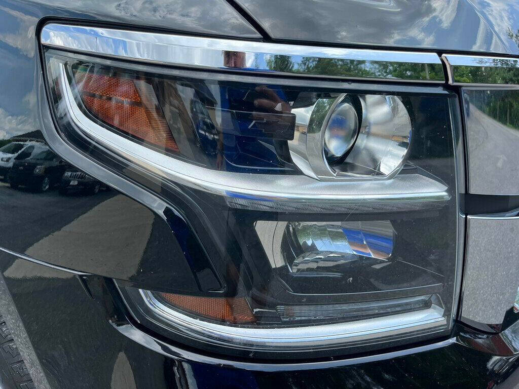 2019 Chevrolet Suburban 10